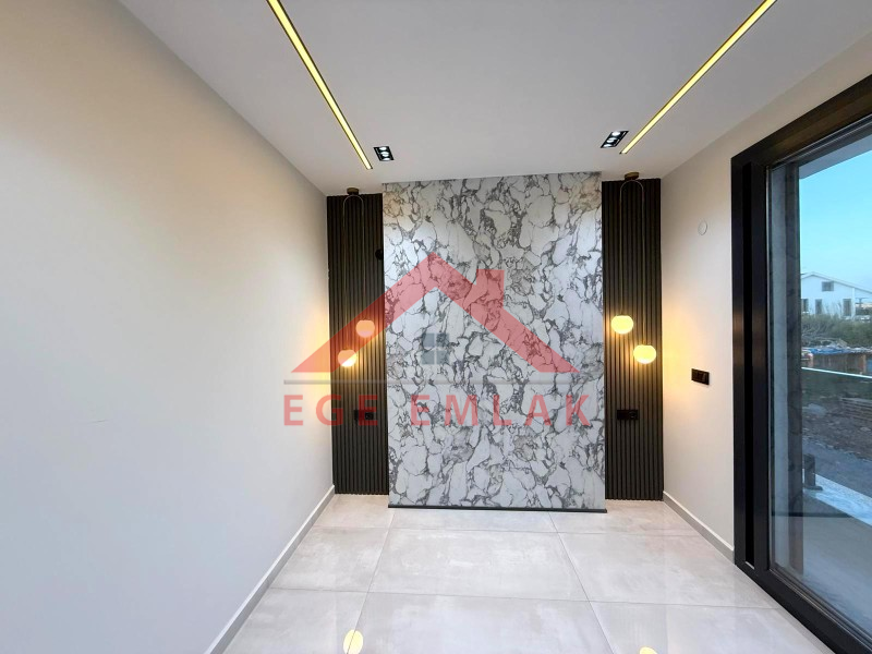 Didim'de Satılık 3+1 Havuzlu Otoparklı Villa