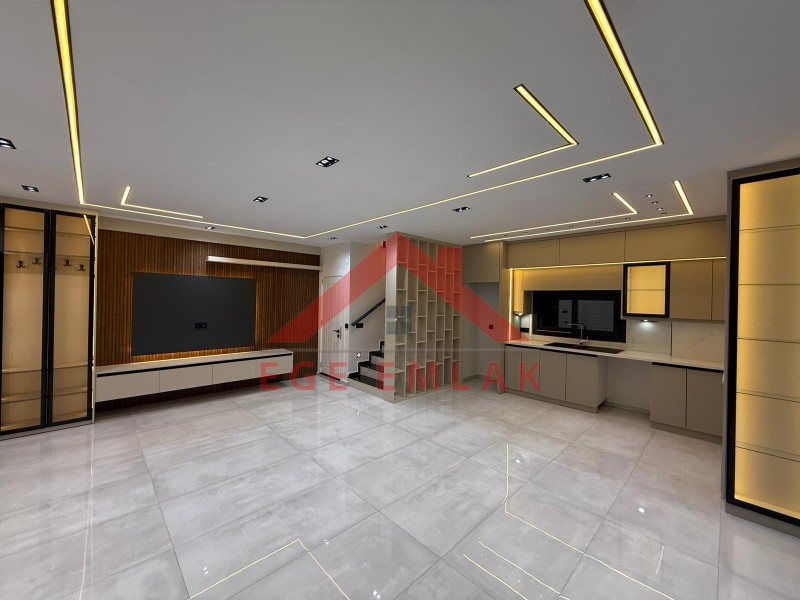 Didim'de Satılık 3+1 Havuzlu Otoparklı Villa