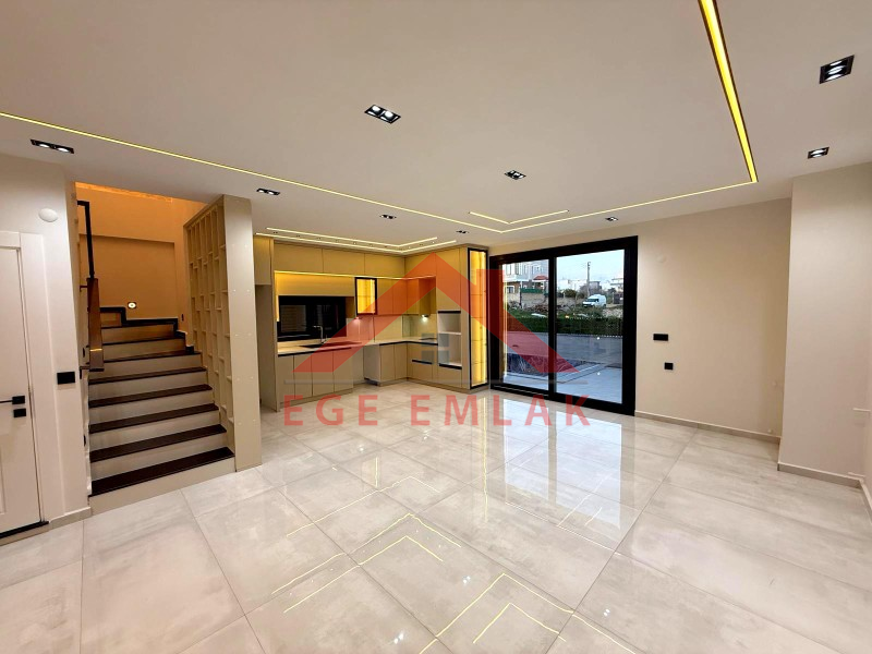 Didim'de Satılık 3+1 Havuzlu Otoparklı Villa