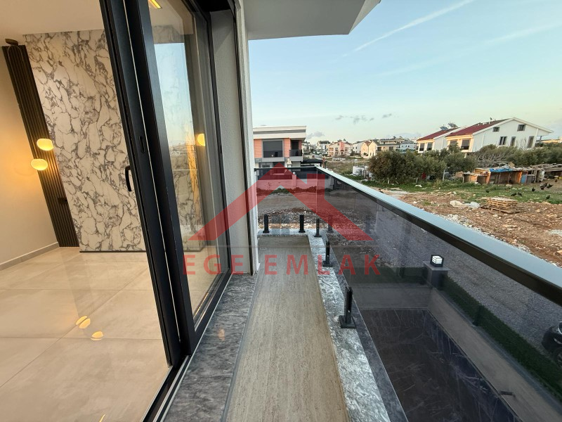 Didim'de Satılık 3+1 Havuzlu Otoparklı Villa