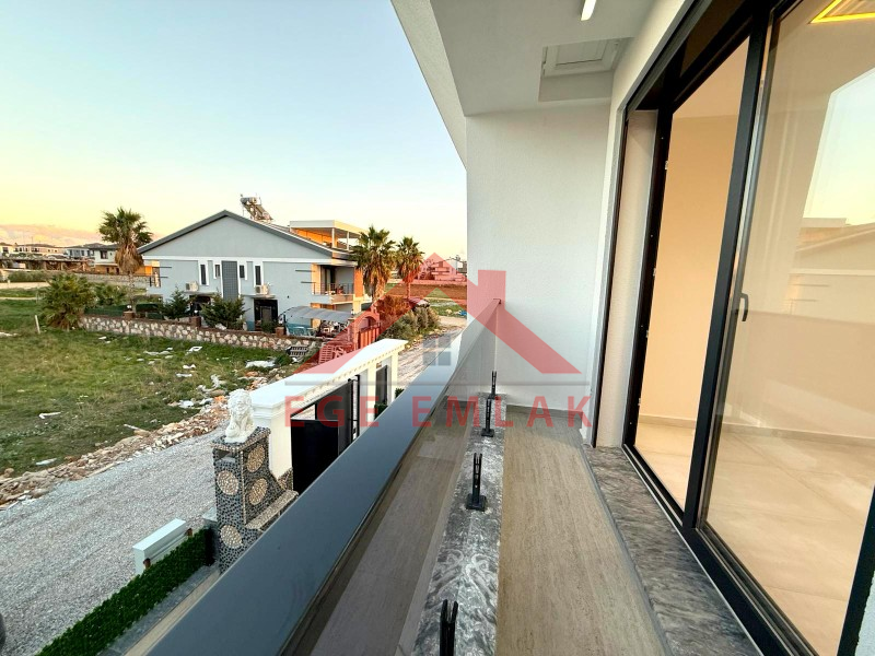 Didim'de Satılık 3+1 Havuzlu Otoparklı Villa