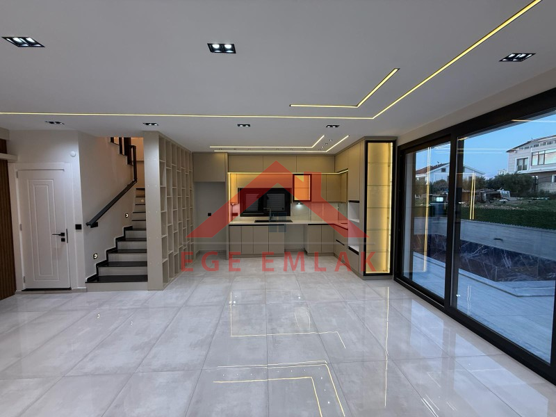 Didim'de Satılık 3+1 Havuzlu Otoparklı Villa