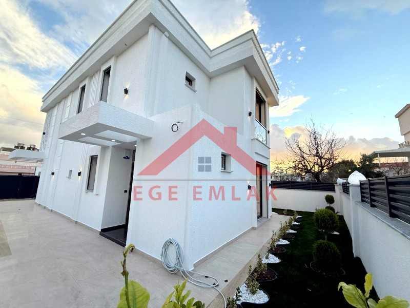 Didim'de Denize 500 Metre Mesafede Satılık 4+1 Villa