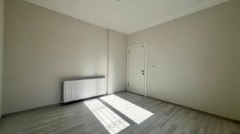 Elmas’tan Cumhuriyet Mh’de Doğalgazlı İçi Yapılı 3+1