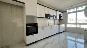 Elmas’tan Cumhuriyet Mh’de Doğalgazlı İçi Yapılı 3+1