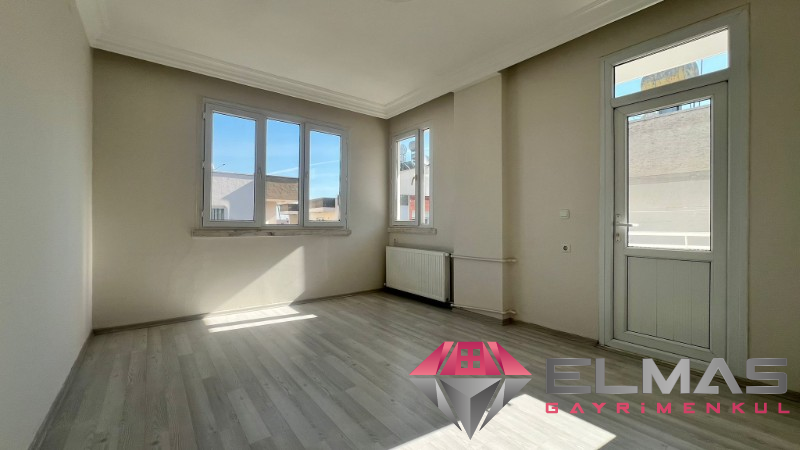 Elmas’tan Cumhuriyet Mh’de Doğalgazlı İçi Yapılı 3+1