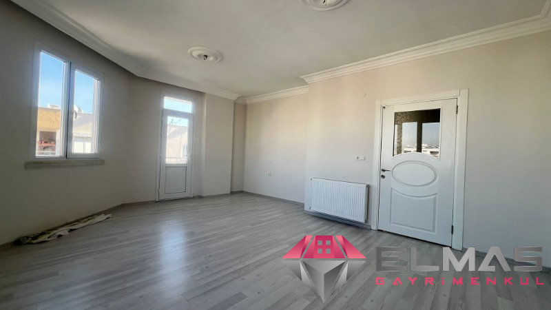 Elmas’tan Cumhuriyet Mh’de Doğalgazlı İçi Yapılı 3+1