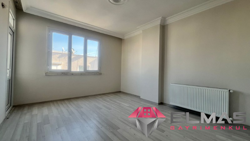 Elmas’tan Cumhuriyet Mh’de Doğalgazlı İçi Yapılı 3+1