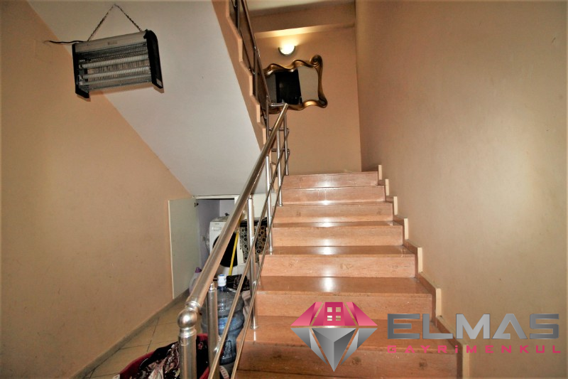 Elmas’tan Hürriyet’te Merkezi Konumlu Triplex Müstakil 6+1