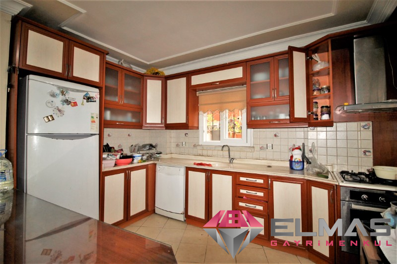 Elmas’tan Hürriyet’te Merkezi Konumlu Triplex Müstakil 6+1