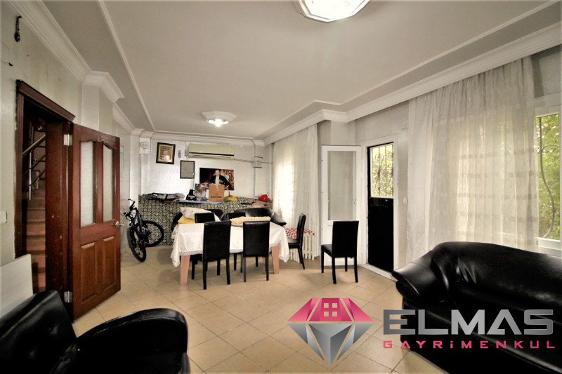 Elmas’tan Hürriyet’te Merkezi Konumlu Triplex Müstakil 6+1