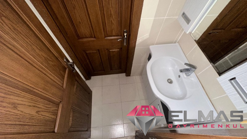 Elmas’tan Marina’ya Komşu Geniş Oturumlu 3+1