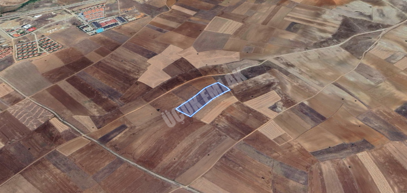 AFYON ÜÇOK EMLAKTAN İHSANİYE YAYLABAĞINDA 16.300M² YATIRIMA UYGUN SATILIK TARLA 