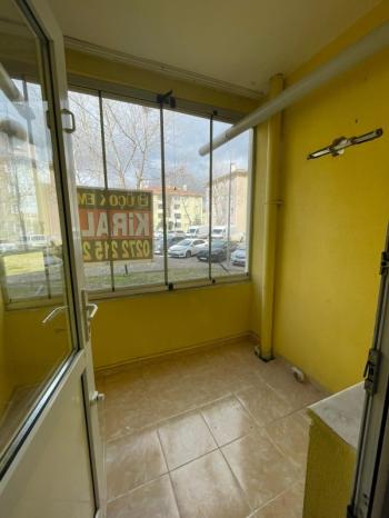 AFYON ÜÇOK EMLAKTAN SAHİPATA TOKİ KONUTLARINDA 3+1 110M² TEMİZ BAKIMLI DAİRE 