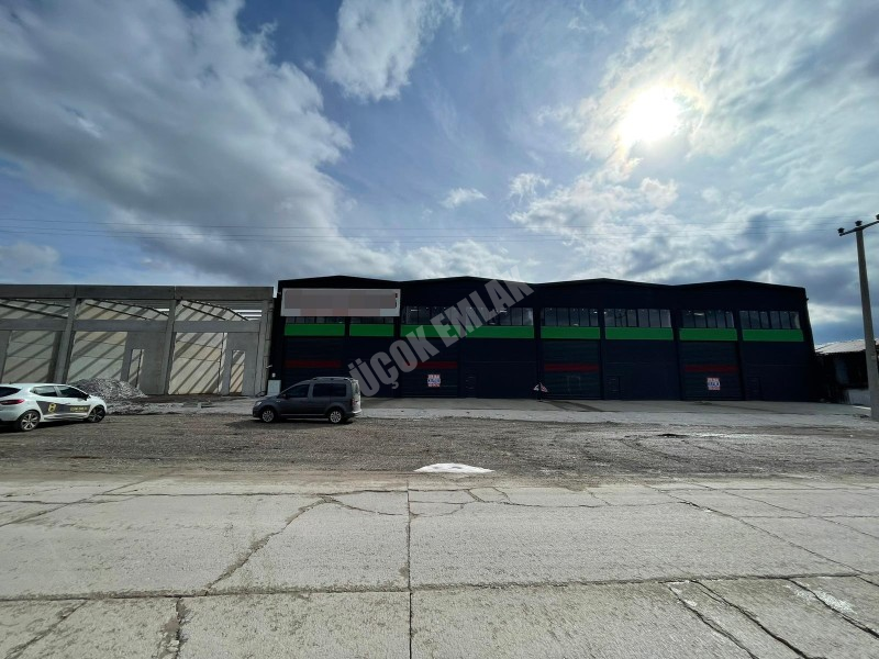 AFYON ÜÇOK EMLAKTAN VEYSEL KARANİ MAH SATILIK 300M² DÜKKANLAR 