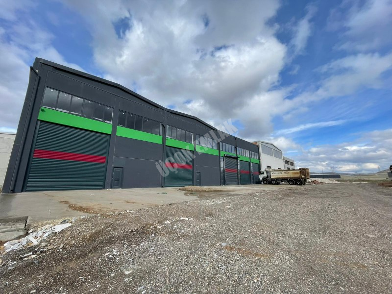 AFYON ÜÇOK EMLAKTAN VEYSEL KARANİ MAH SATILIK 300M² DÜKKANLAR 