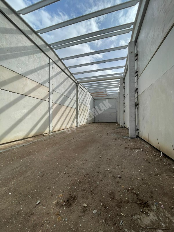 AFYON ÜÇOK EMLAKTAN VEYSEL KARANİ MAH SATILIK 300M² DÜKKANLAR 