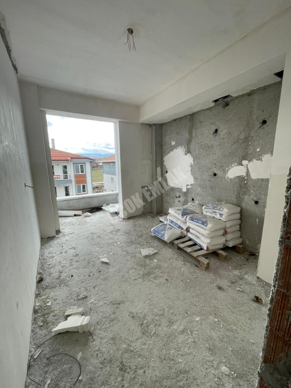 AFYON ÜÇOK EMLAKTAN  MAREŞALL F. ÇAKMAK MAH 2+1 80M² EBEVEYN BANYOLU SIFIR SATILIK DAİRE 