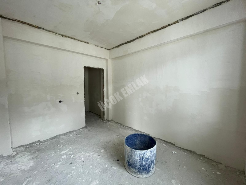 AFYON ÜÇOK EMLAKTAN  MAREŞALL F. ÇAKMAK MAH 2+1 80M² EBEVEYN BANYOLU SIFIR SATILIK DAİRE 