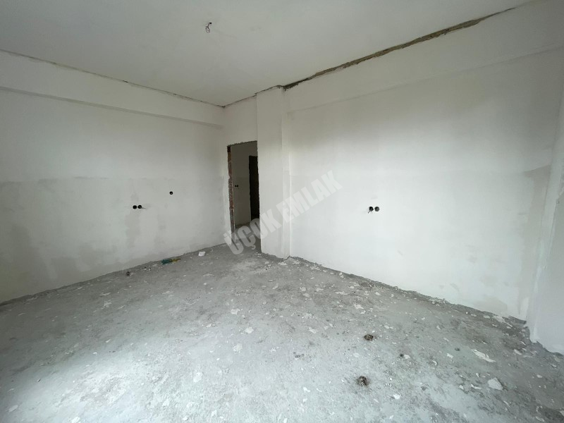 AFYON ÜÇOK EMLAKTAN  MAREŞALL F. ÇAKMAK MAH 2+1 80M² EBEVEYN BANYOLU SIFIR SATILIK DAİRE 
