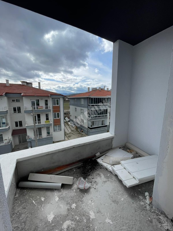 AFYON ÜÇOK EMLAKTAN  MAREŞALL F. ÇAKMAK MAH 2+1 80M² EBEVEYN BANYOLU SIFIR SATILIK DAİRE 