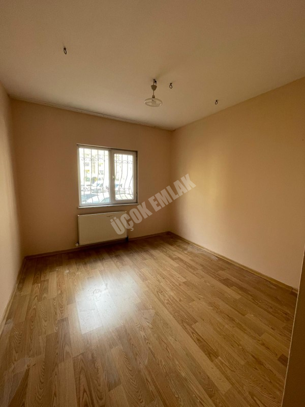 AFYON ÜÇOK EMLAKTAN SAHİPATA TOKİ KONUTLARINDA 3+1 110M² TEMİZ BAKIMLI DAİRE 