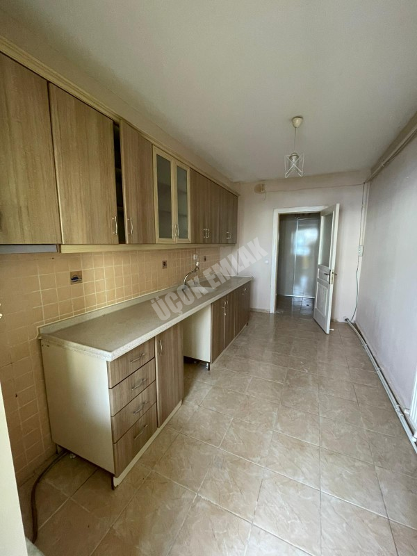 AFYON ÜÇOK EMLAKTAN SAHİPATA TOKİ KONUTLARINDA 3+1 110M² TEMİZ BAKIMLI DAİRE 