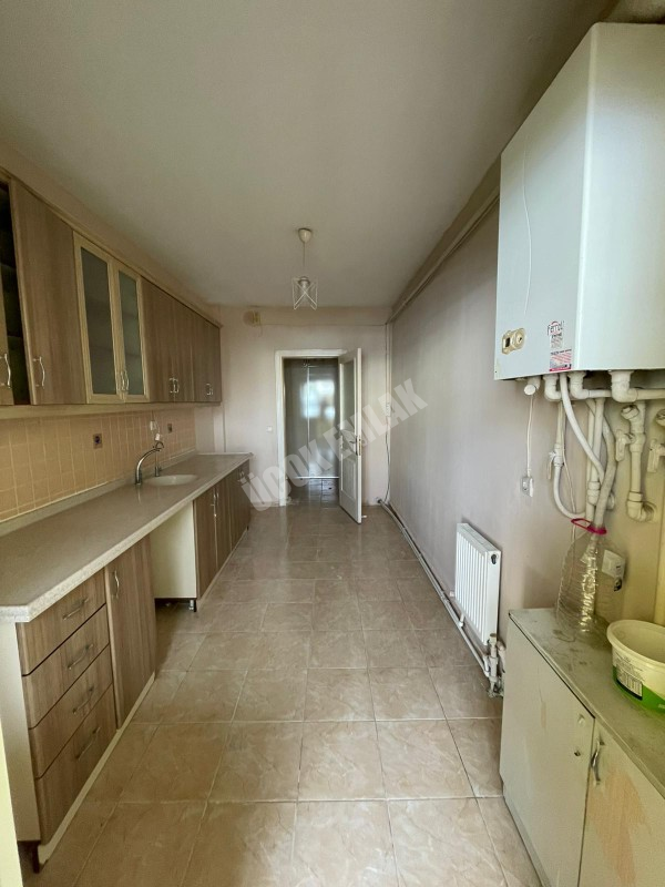 AFYON ÜÇOK EMLAKTAN SAHİPATA TOKİ KONUTLARINDA 3+1 110M² TEMİZ BAKIMLI DAİRE 