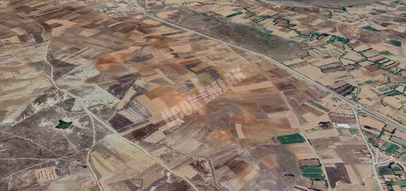 AFYON ÜÇOK EMLATAN İHSANİYE YAYLABAĞI KASABASINDA 5.742M² YATIRIMLIK TARLA 