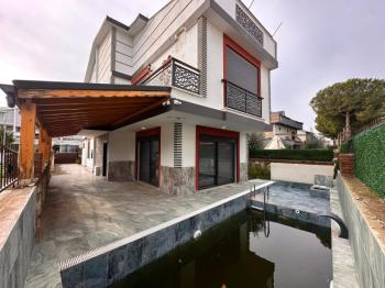  ALTINKUM’DA DENİZE 750 METRE | BAHÇELİ | BAĞIMSIZ GİRİŞ | ÖZEL HAVUZLU İKİZ VİLLA KAÇIRILMAYACAK FIRSATI!