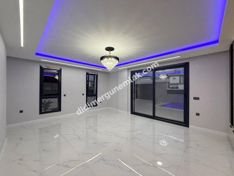 EFELER MAHALLESİ’NDE TAM MÜSTAKİL HAVUZLU LÜKS VİLLA!