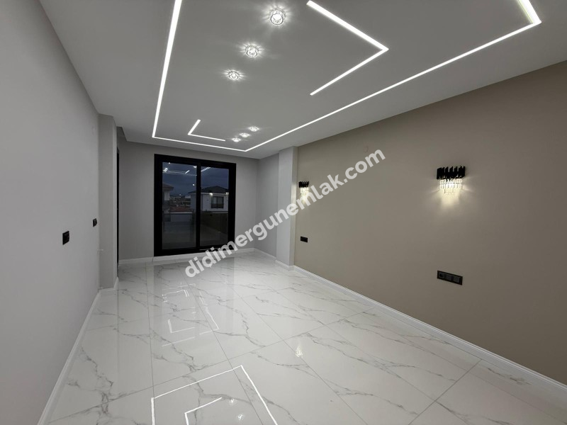 EFELER MAHALLESİ’NDE TAM MÜSTAKİL HAVUZLU LÜKS VİLLA!