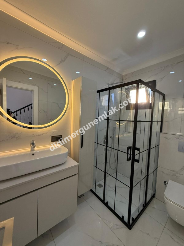 EFELER MAHALLESİ’NDE TAM MÜSTAKİL HAVUZLU LÜKS VİLLA!