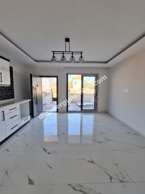 DİDİM CUMHURİYET MAHALLESİ’NDE MERKEZİ KONUMDA 1+1 BU FİYATA MERKEZDE DAİRE ZOR BULUNUR..