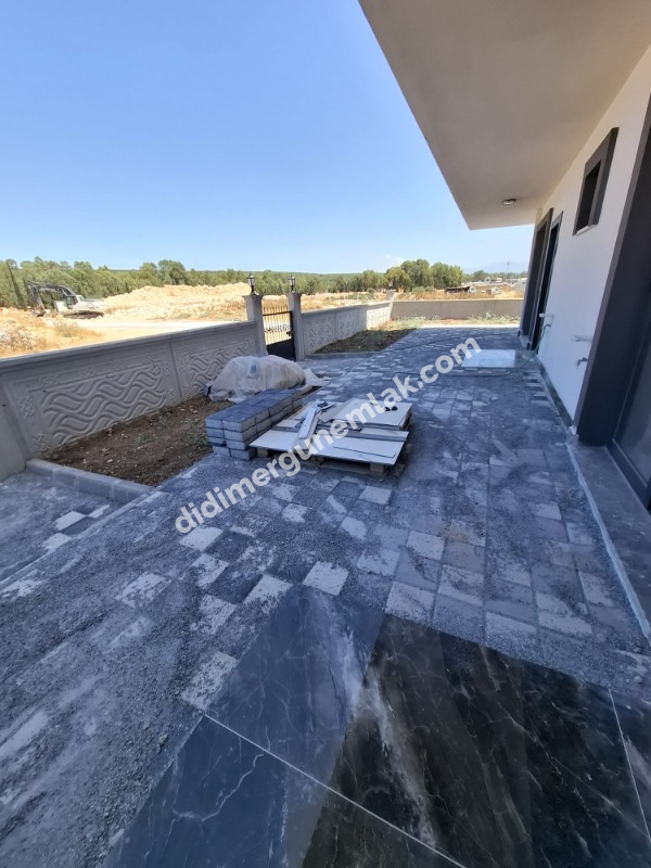 DİDİM CUMHURİYET MAHALLESİ’NDE MERKEZİ KONUMDA 1+1 BU FİYATA MERKEZDE DAİRE ZOR BULUNUR..