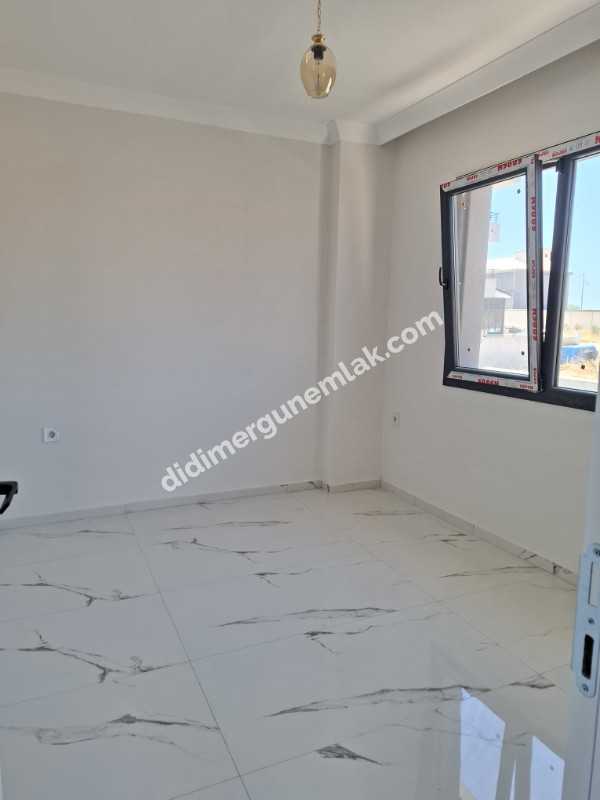 DİDİM CUMHURİYET MAHALLESİ’NDE MERKEZİ KONUMDA 1+1 BU FİYATA MERKEZDE DAİRE ZOR BULUNUR..