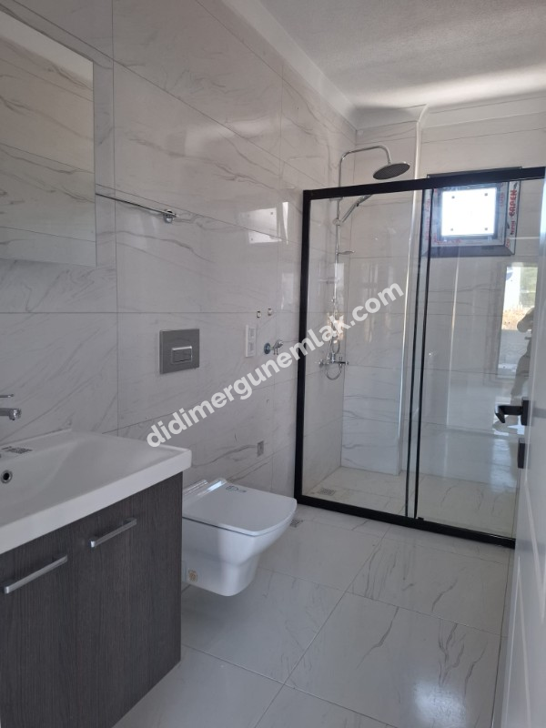 DİDİM CUMHURİYET MAHALLESİ’NDE MERKEZİ KONUMDA 1+1 BU FİYATA MERKEZDE DAİRE ZOR BULUNUR..