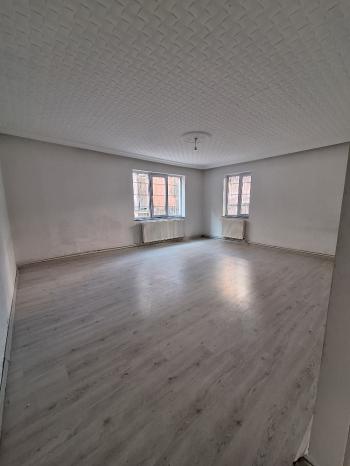 GÜVENAY - ÇORUM GÜLABİBEY MAH. ATA CADDESİ ÜZERİ 2+1 SATILIK DAİRE