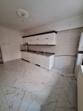 GÜVENAY - ÇORUM GÜLABİBEY MAH. ATA CADDESİ ÜZERİ 2+1 SATILIK DAİRE