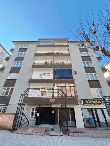 GÜVENAY - ÇORUM GÜLABİBEY MAH. ATA CADDESİ ÜZERİ 2+1 SATILIK DAİRE