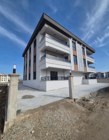GÜVENAY - ÇORUM ÇEPNİ MAH. FEN LİSESİ YAKINI 3+1 SATILIK SIFIR DAİRE