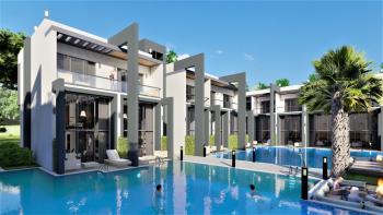 Kıbrıs İskele Long Beach Bölgesinde Ayrıcalıklı Yaşam Sunan Taşınmaya Hazır Satılık 2+1 Penthouse Daireler