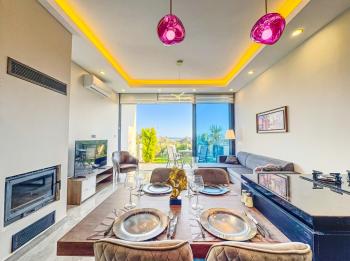 Tek Yetkili Kıbrıs Girne Çatalköy de Ful Deniz Manzaralı Denize Yürüme Mesafesinde Havuzlu Site de Satılık 2+1 İkiz Villalar