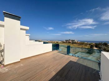 Tek Yetkili Kıbrıs Girne Çatalköy de Ful Deniz Manzaralı Denize Yürüme Mesafesinde Havuzlu Site de Satılık 2+1 İkiz Villalar