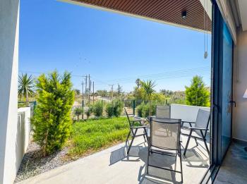 Tek Yetkili Kıbrıs Girne Çatalköy de Ful Deniz Manzaralı Denize Yürüme Mesafesinde Havuzlu Site de Satılık 2+1 İkiz Villalar