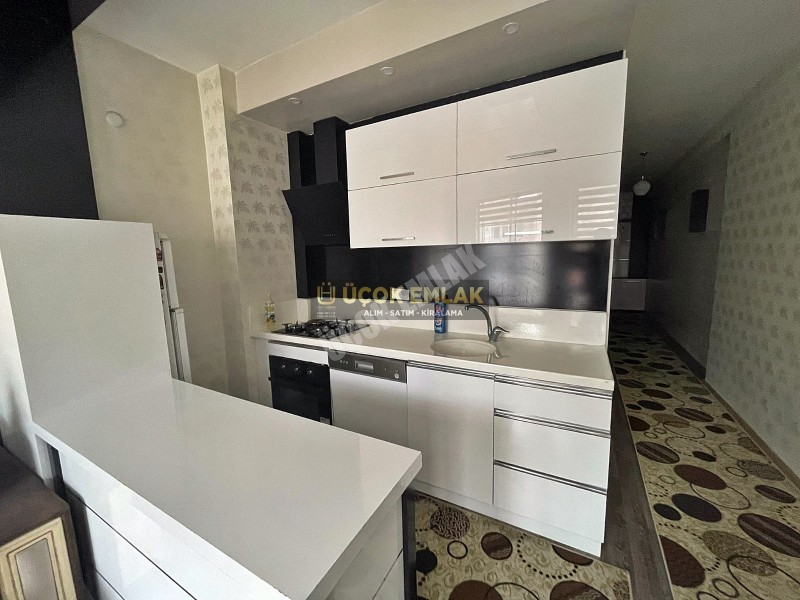 AFYON  ÜÇOK EMLAKTAN  DUMLLUPINAR MAH SIFIR AYARINDA EŞYALI 1+1 KİRALIK DAİRE 