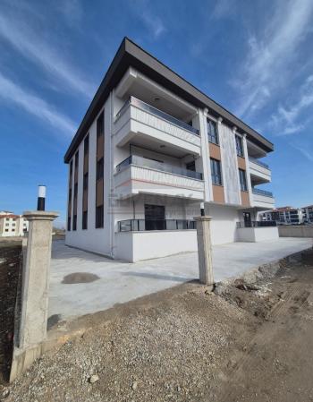 GÜVENAY - ÇORUM ÇEPNİ MAH. FEN LİSESİ CİVARI 3+1 SATILIK SIFIR DAİRE