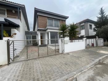 YENİKENT'DE  SATILIK 4+1 TAM MÜSTAKİL VİLLA 