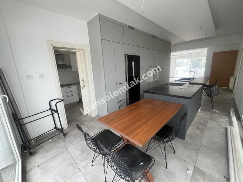 YENİKENT'DE  SATILIK 4+1 TAM MÜSTAKİL VİLLA 