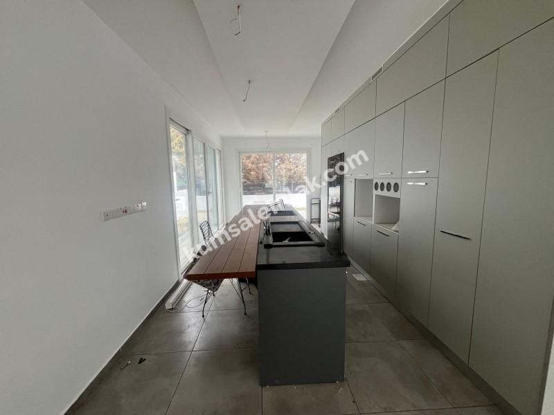 YENİKENT'DE  SATILIK 4+1 TAM MÜSTAKİL VİLLA 